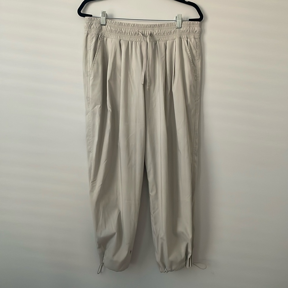 Athleta Capri Cargo Pant